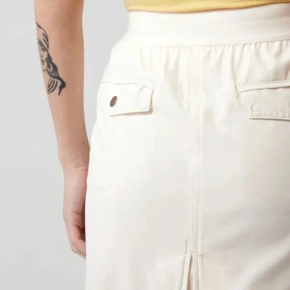 ATHLETA ~ Cream Vienna Cargo Skort - Picture 4 of 11